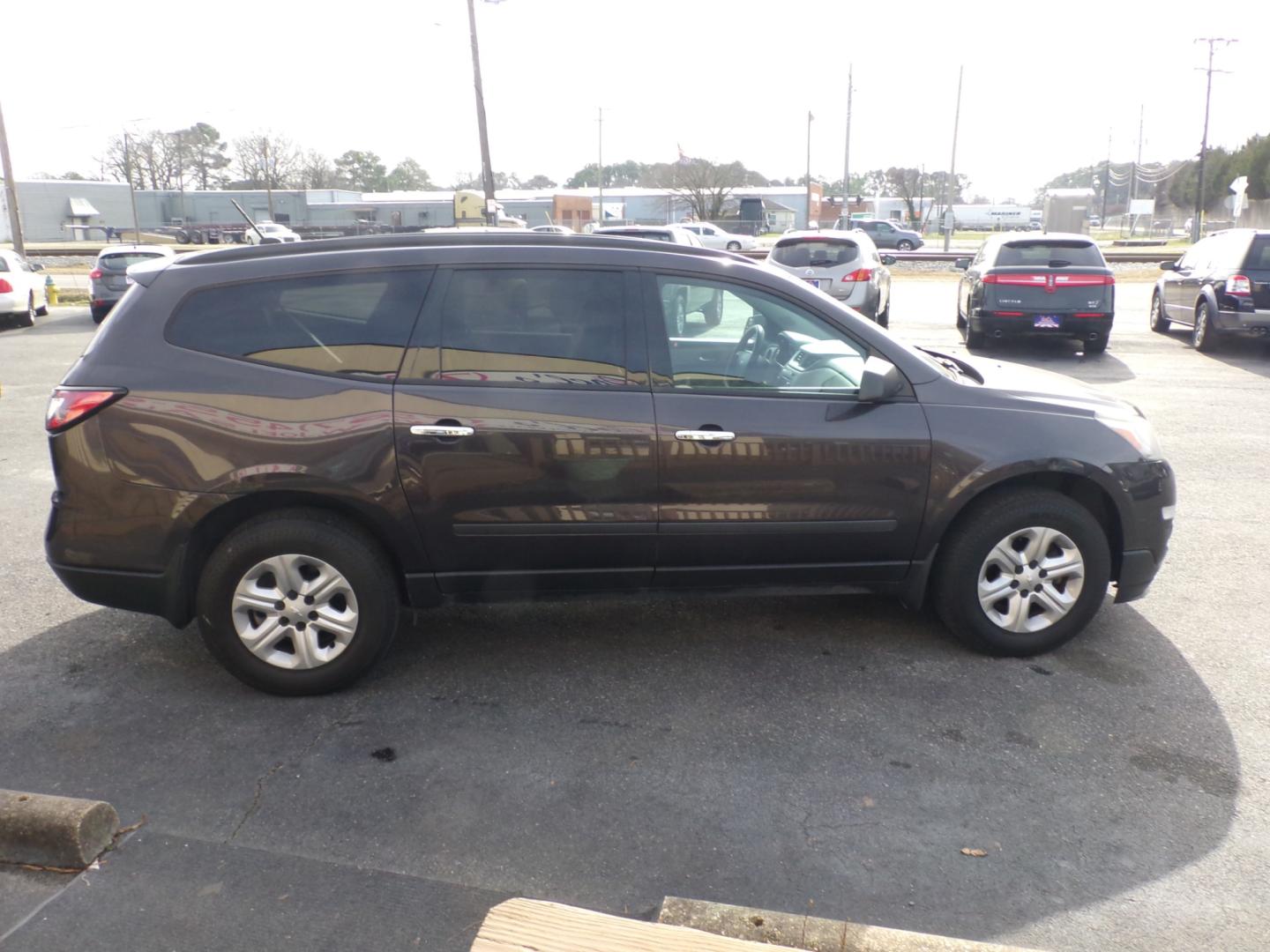 2013 Gray Chevrolet Traverse (1GNKRFEDXDJ) , located at 5700 Curlew Drive, Norfolk, VA, 23502, (757) 455-6330, 36.841885, -76.209412 - Photo#16